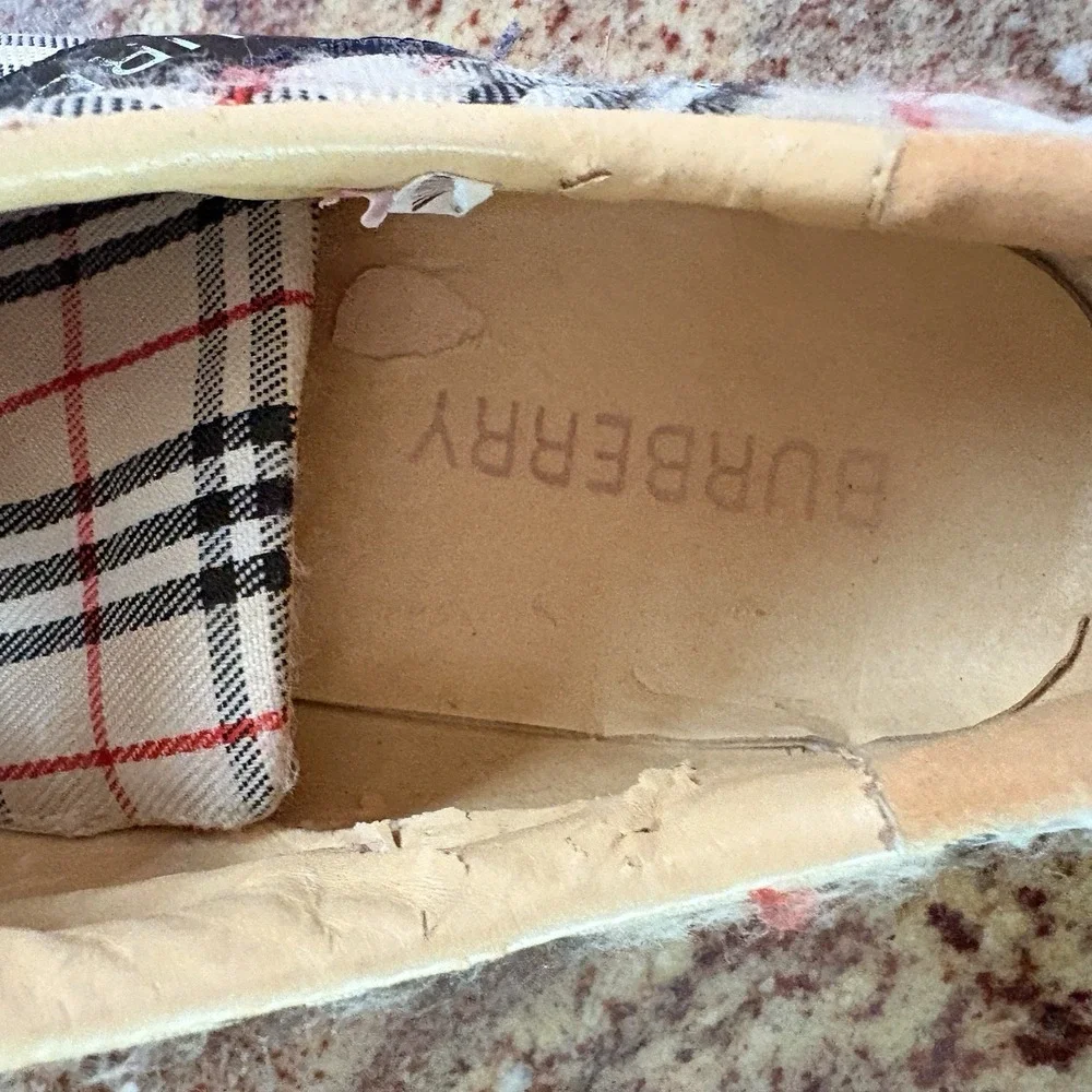 Burberry pre owned